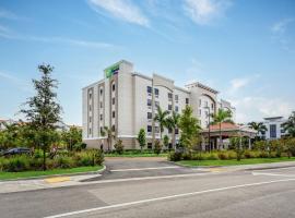 Holiday Inn Express & Suites - Miramar, an IHG Hotel，位于米拉玛彭布罗克湖购物中心附近的酒店