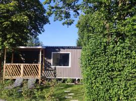 Glamping Wallersee - Unter dem Kastanienbaum，位于Helming的酒店