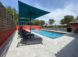 Urban Style Cannes Mouans-Sartoux - Piscine Extérieure - Parking Gratuit，位于穆昂萨尔图的酒店