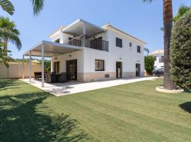 Lime 3-Bedroom Villa in Protaras，位于普罗塔拉斯的酒店