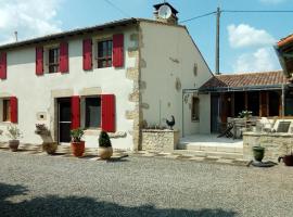 Chambre d'hôtes Les Nénuphars，位于Melle的酒店