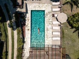 Casa Grande Mountain Retreat - Adults Only，位于Utuado的酒店