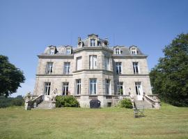 Chateau les Villettes，位于Saint-Just-le-Martel珀斯莱娜高尔夫场附近的酒店