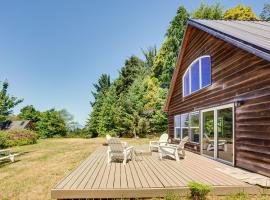 Gold Beach Vacation Rental Close to Beaches!，位于Ophir的酒店