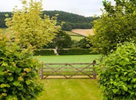 Stunning lodge in idyllic rural Herefordshire，位于Dorstone的乡村别墅