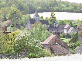 Maison de Village Vexin site classé 1h Paris et Normandie grand jardin，位于Reilly的酒店