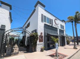 Capitola Hotel，位于卡皮托拉阿尔米达酒厂附近的酒店