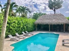 Villa Palma-Hollywood Beach-Private Pool & Beachwalk!