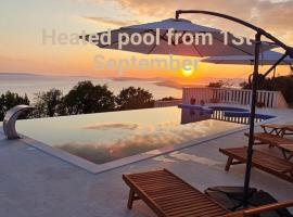 Sea view Luxury Hotel Villa Conte with private swiming pool and romantic SPA，位于珀德垂那的酒店