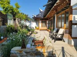 Hanok Villa Okcheon Landscape