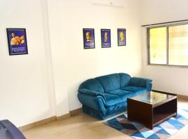 Blue Beds Homestay, Exotic 2BHK AC House，位于贾巴尔普尔的公寓