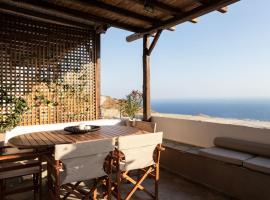 Luxury Suite in Dyo Choria，位于提诺斯的带按摩浴缸的酒店