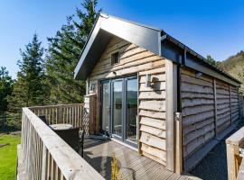 Hedgehog Lodge with Hot Tub，位于库珀的带按摩浴缸的酒店