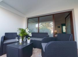 Moderno apartamento en Playa de los Cancajos，位于洛思坎加约斯的酒店