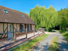 Gîte Les Mirabelles Calme et Reposant，位于Vieux-Pont-En-Auge的度假屋