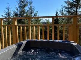 Chestnut Lodge with Hot Tub