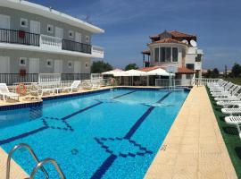 雅典娜一室公寓酒店，位于阿凯松的酒店