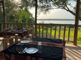 Murchison Giraffe Camp