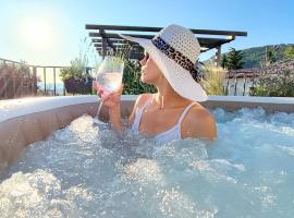 Amazing STUDIO CASA FERMEGLIA with private jacuzzie and perfect panoramic view，位于罗克的酒店