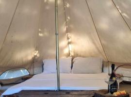 Megic Garden Bell Tent，位于旧瓦马的豪华帐篷营地