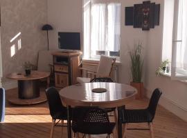 Studio 30 m2 refait à neuf idéalement situé centre ville et plage，位于维姆勒的酒店