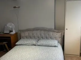 Homestay 1bedroom in family home with tiny wet room and own entrance