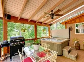 Charming Hiawassee Tiny Home with Hot Tub and Views!