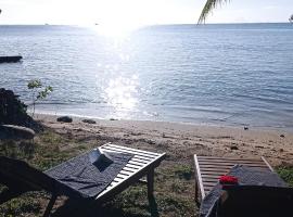 RAIATEA - The BEACH HOUSE - plage sur le lagon !，位于Tevaitoa的度假屋
