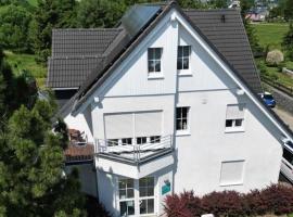 Ferienwohnung Fischer mit E-Ladestation direkt am Haus，位于Grünstädtel的公寓