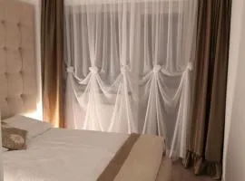 Apartament de lux white&red