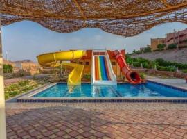 Villa for Rent @ El Fanar Resort (Zaafarana-Sokhna)，位于艾因苏赫纳的酒店