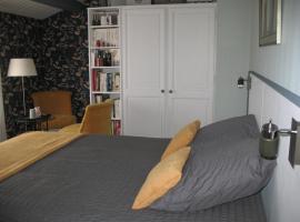 A La Rochelle proche Vélodyssée et parking privé，位于拉罗谢尔的酒店