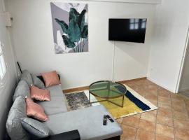 Appartement cosy et bien situé，位于法兰西堡的酒店