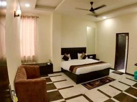 Hotel Govindam Elite，位于Juhi Bari的酒店