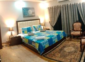 Seaview Lodge Guest House，位于卡拉奇的家庭/亲子酒店