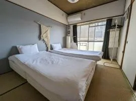 【豊和マンション稲荷302号室】伏見稲荷駅徒歩３分！Free Wifi付のお宿！