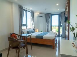 Ha Trang Voronezh Hotel and Apartment，位于芽庄Nha Trang Beach的酒店