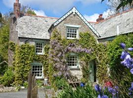 Culloden Farmhouse，位于卡姆尔福德博伍德公园高尔夫俱乐部附近的酒店