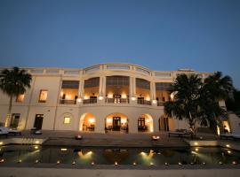 纳德萨泰姬陵酒店&度假村，位于瓦拉纳西的豪华酒店