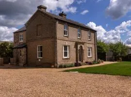 The Old Farmhouse at Roughs Farm Retreats