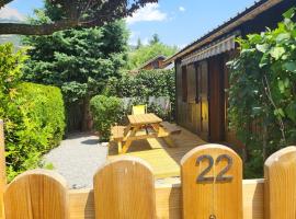 Petit chalet 40 m2 en Ubaye BARCELONNETTE，位于巴斯洛内特的酒店