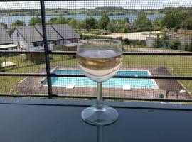 Lacs de l'eau d'heure B25，位于Erpion的海滩酒店