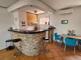 City Center Luxury Apartment，位于苏博蒂察的酒店