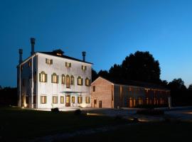 Villa Martin Hotel，位于多洛的酒店