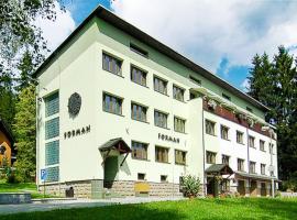 福尔曼旅馆，位于罗斯诺夫·波德·拉德霍斯滕的旅馆