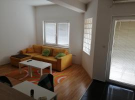 One bedroom apartment-Centar，位于卡瓦达尔奇的公寓