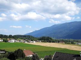 Apartment mit Terrasse und Bergblick，位于Lendorf的公寓