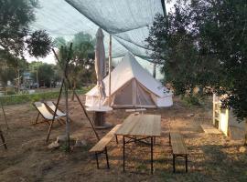 Torre Lapillo Agricampeggio，位于托雷拉皮罗的露营地