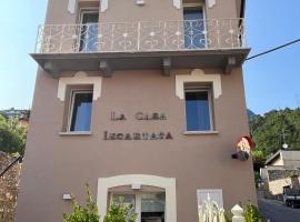 La Casa Incartata，位于托斯科拉诺-马德尔诺的酒店