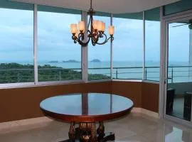 21P Penthouse 2 balconies Oceanview Panama